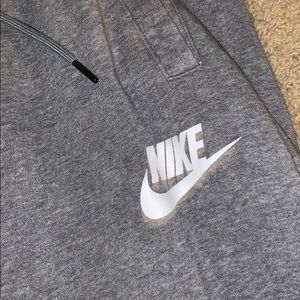 Grey Nike sweatpants !